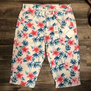 NWT Tommy Bahama Long Jean Shorts Floral size 28